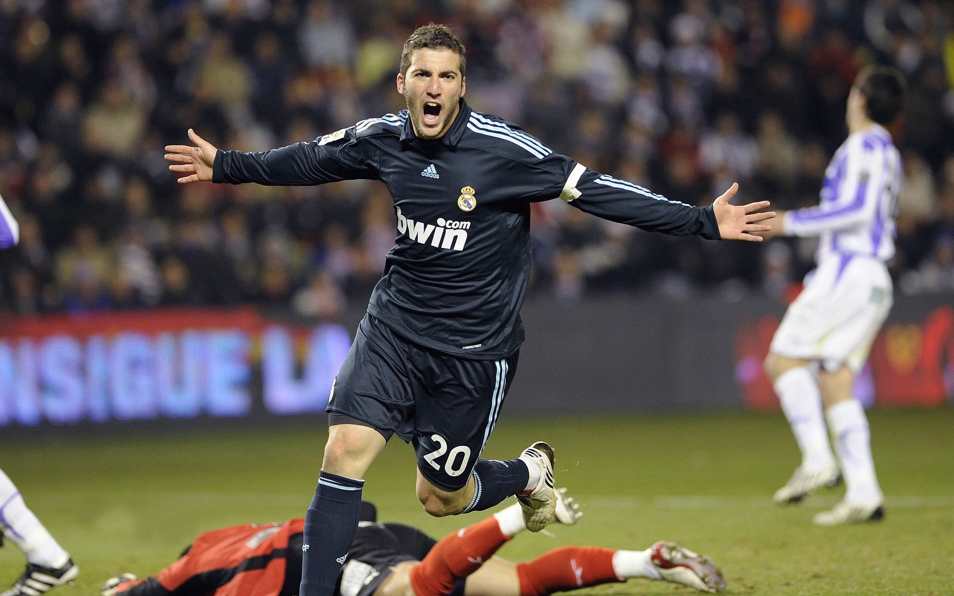 足球运动常识列入中小学课程标准试点，足球课程体系